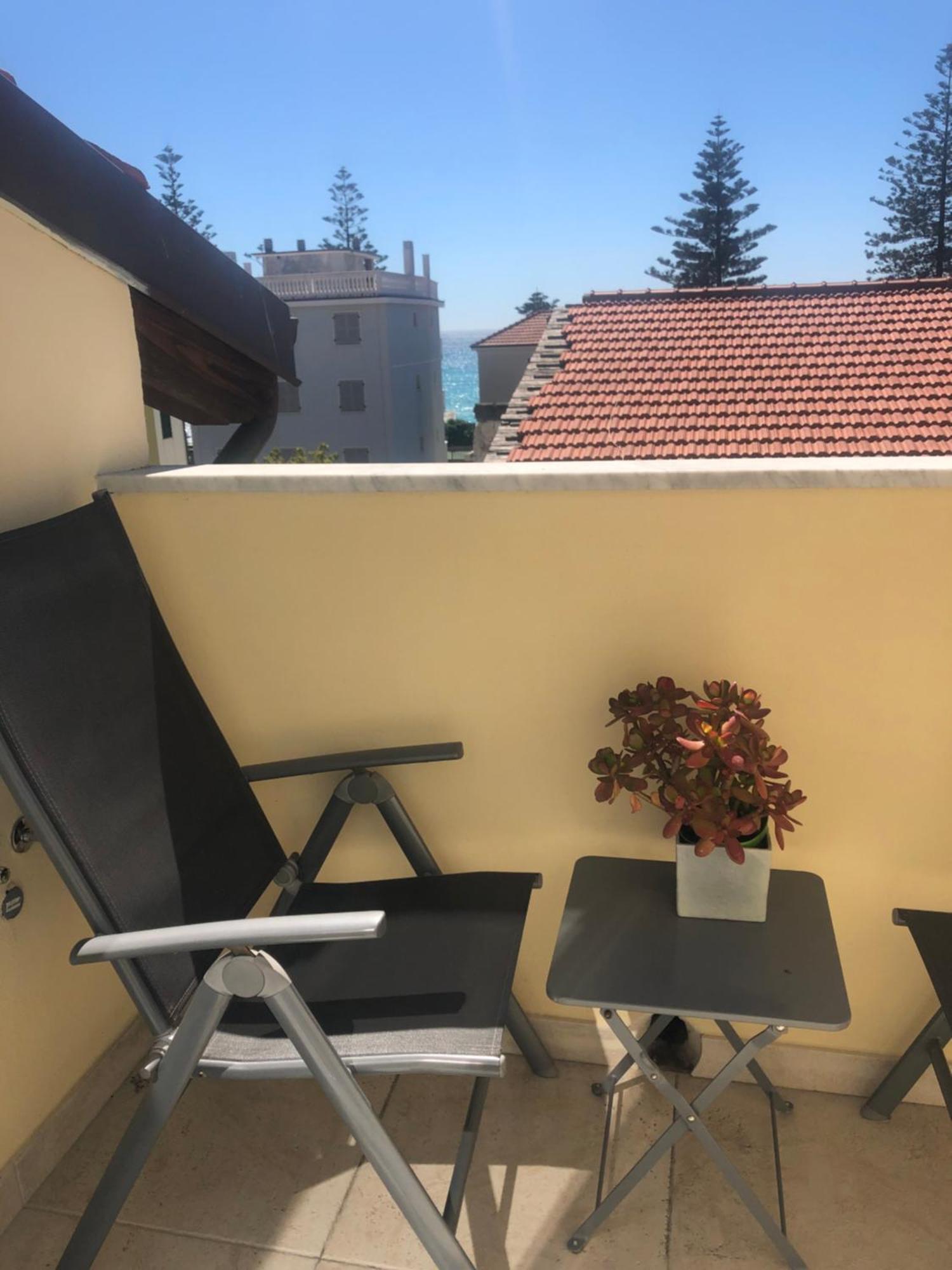 B&B Borgo Marina Бордигера Экстерьер фото
